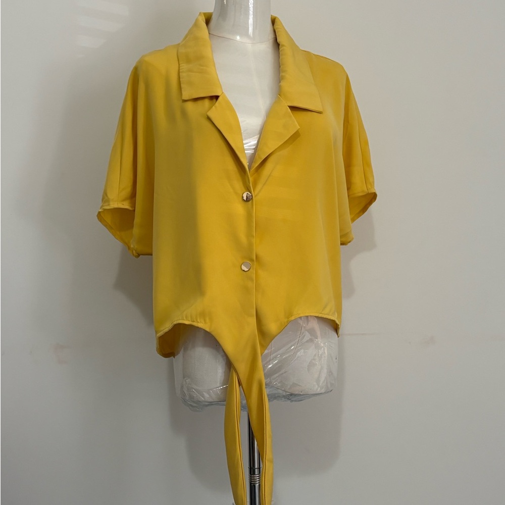 ONTWELFTH, Yellow Tie-Front Short Sleeve Blouse, Size M, NWT